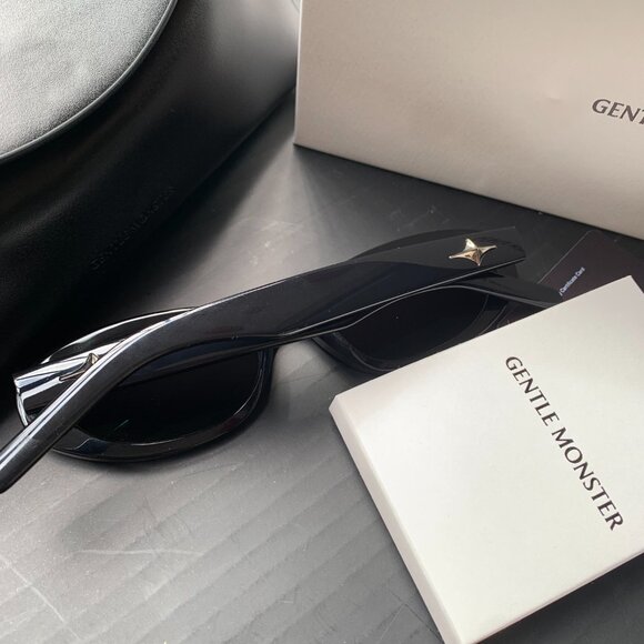 Gentle Monster Black Oval Sunglasses w/ Gold Logo – Chic & Trendy main image 5